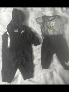 *PRE LOVE*Nike Baby Black Hooded Snap Romper + Grey "Just Do It" Bodysuit Set